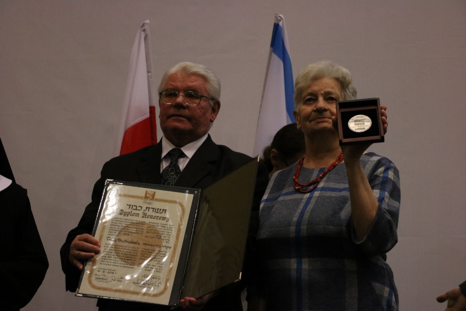 Wręczenie medali Sprawiedliwy Wśród Narodów Świata krewnym uhonorowanych
