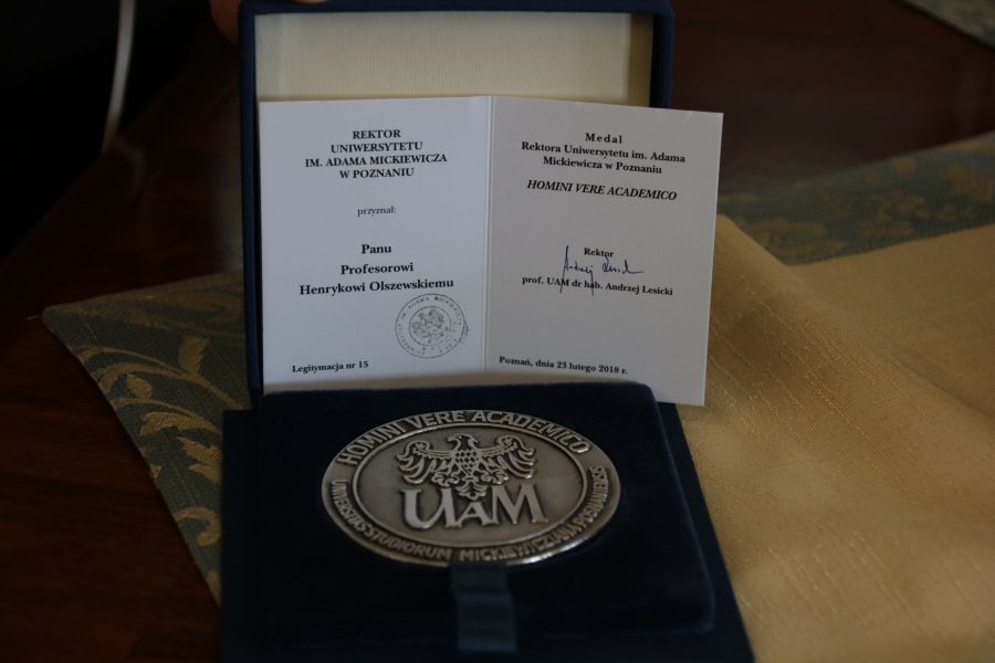 Medal Homini Vere Academico dla profesora Henryka Olszewskiego