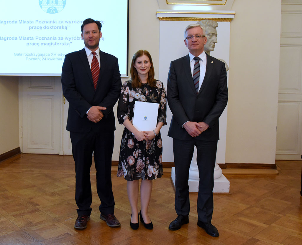Nagrody Miasta Poznań Hanna Stachowiak i Krzysztof Kuciński z prezydentem