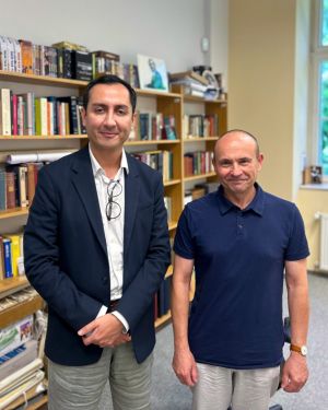 Prof. Francisco Orellana z Kierownikiem Zakładu Badań nad Tekstami Kultury prof. UAM dr. hab. Jackiem Fabiszakiem
