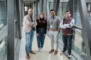 Zespół naukowców z CZT UAM, od lewej: prof. Artur R. Stefankiewicz, Agnieszka Bajer, dr Venkateswarulu Mangili, Sidharth Walia
