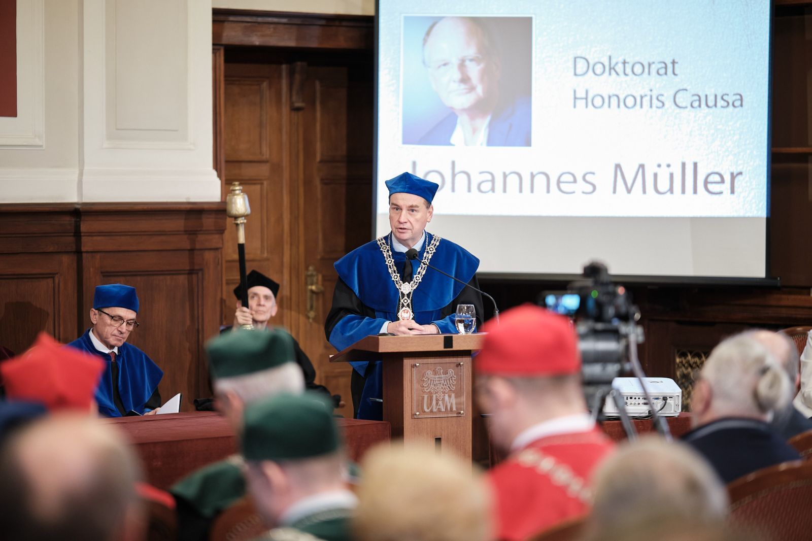 The Presentation Ceremony of AMU Honorary Doctorate to Prof. Johannes Muller. The event took place in the Lubrański Hall in the Collegium Minus Building.