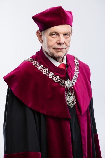 Prorektor ds. informatyzacji oraz współpracy z otoczeniem społeczno-gospodarczym prof. dr hab. Marek Nawrocki
