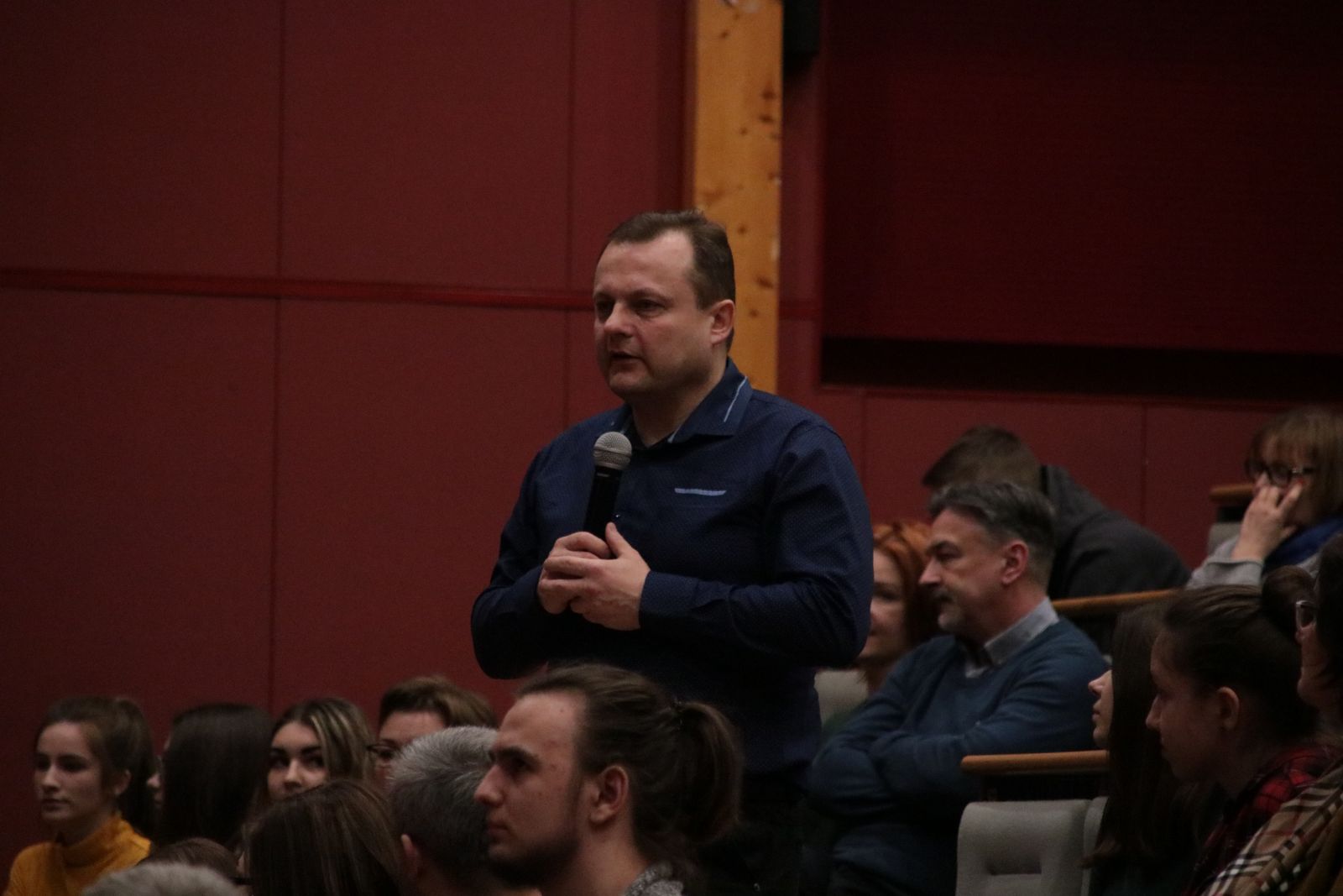 Rodziców oraz kandydatów interesowały m.in. kwestie programów nauczania, a także bazy sportowej przyszłego liceum