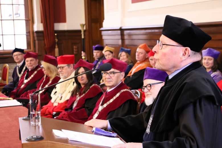 Profesor Rolf Fieguth podczas uroczystości