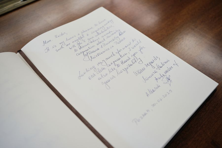 Ambassador's of thr Republic of Albania to Poland signature in the Honorable Guests Book of the AMU