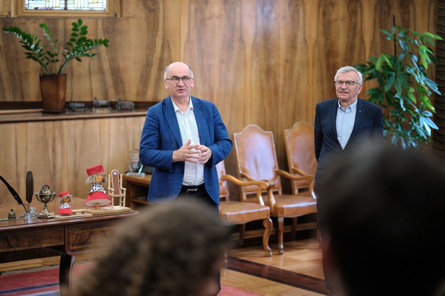 Prorektor prof. Michał Banaszak oraz prof. Bronisław Marciniak