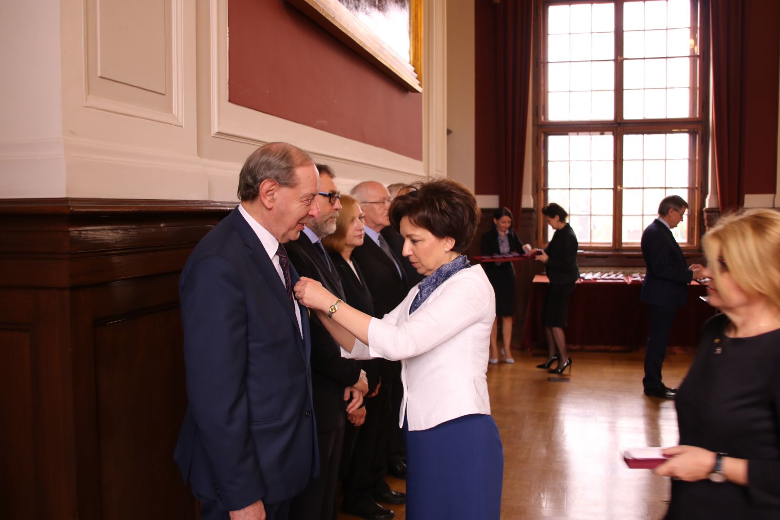 Wręczanie odznaczeń na UAM 13