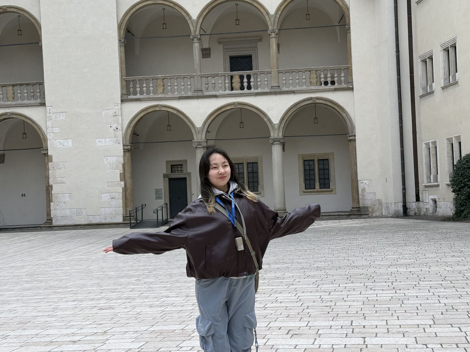  A photo of a group of students in Kraków’s Old Town and at Wawel