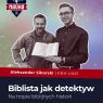 Grafika promująca podcast ‘Tu dzieje się nauka’, odcinek 14 sezon 3. Widać dwóch mężczyzn na tle gwiaździstego nieba, jeden trzyma otwartą księgę. Napis: ‘Aleksander Sikorski | KNH UAM. Biblista jak detektyw. Na tropie biblijnych historii. UAM Poznań’.