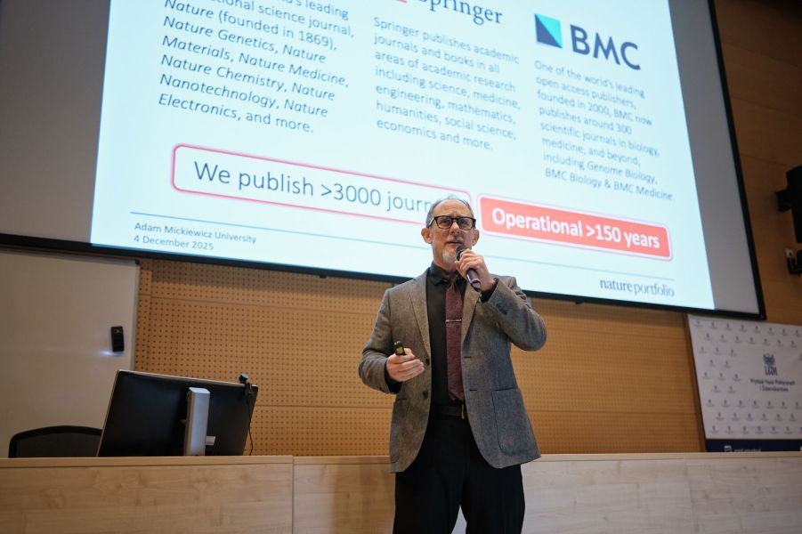 First Day of Nature Portfolio workshop for Scientists. The photo presents Nature Portfolio's specialist..