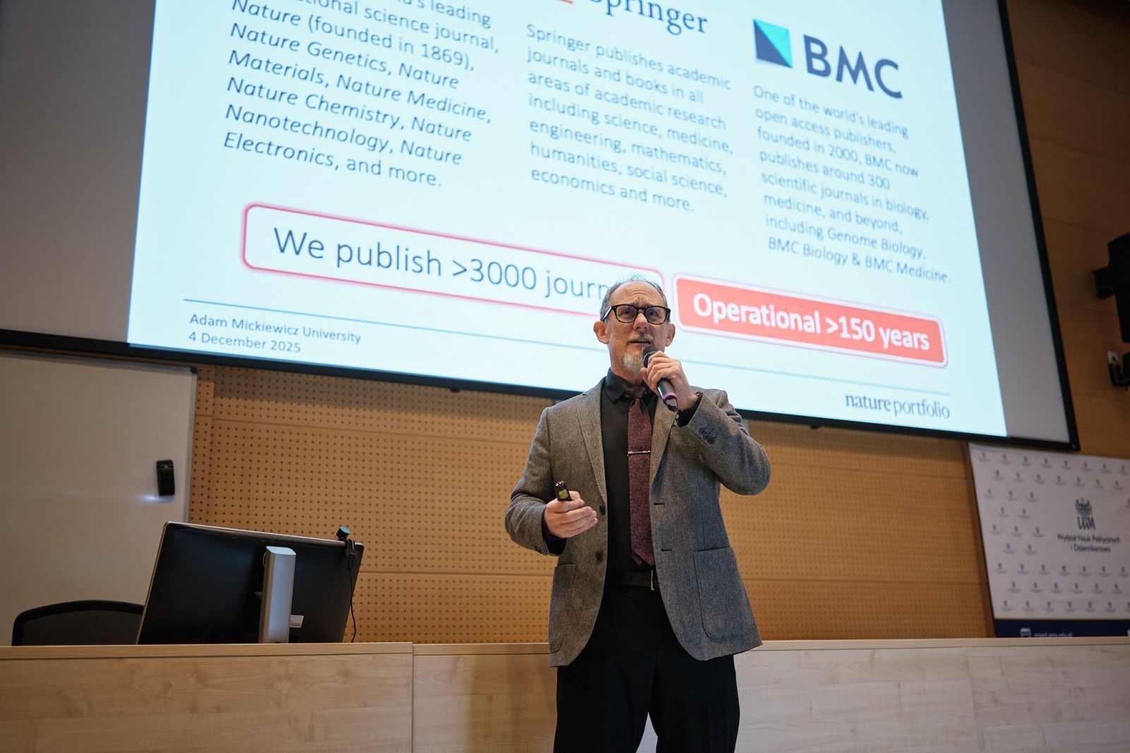 First Day of Nature Portfolio workshop for Scientists. The photo presents Nature Portfolio's specialist..