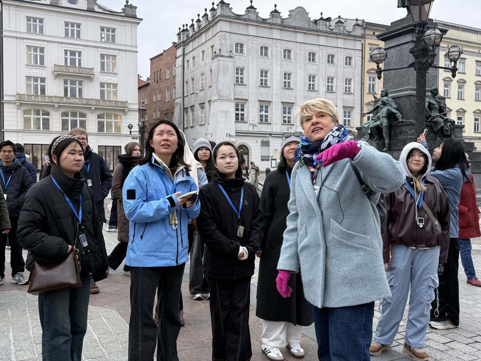  A photo of a group of students in Kraków’s Old Town and at Wawel