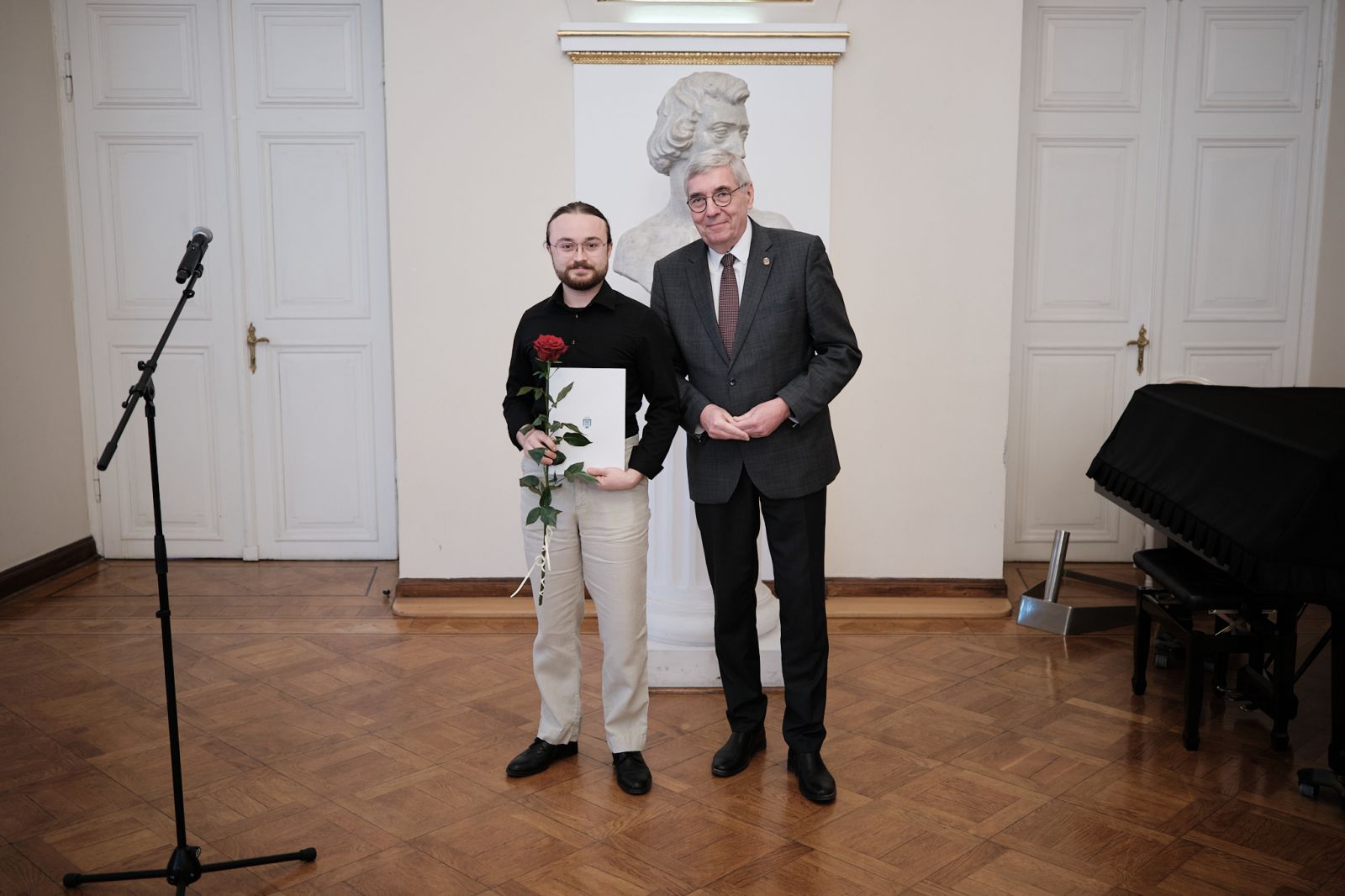 Grzegorz Ganowicz z laureatem