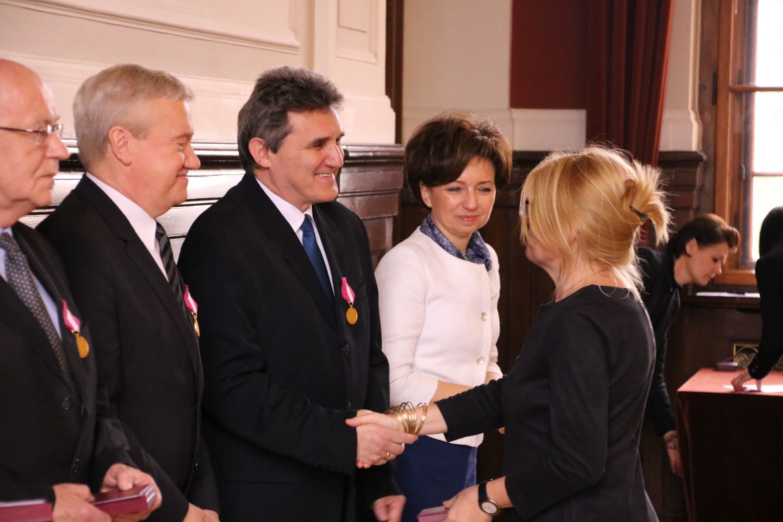 Wręczanie odznaczeń na UAM 15