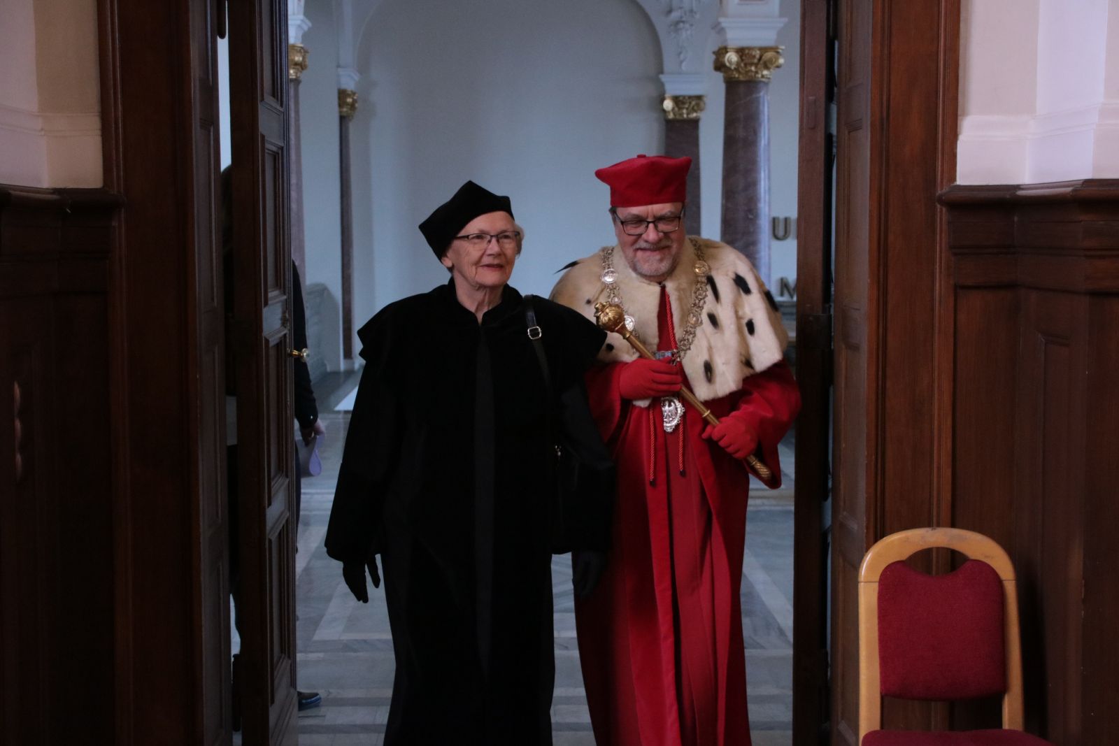 Prof. Maria Kujawska oraz Rektor UAM, prof. Andrzej Lesicki