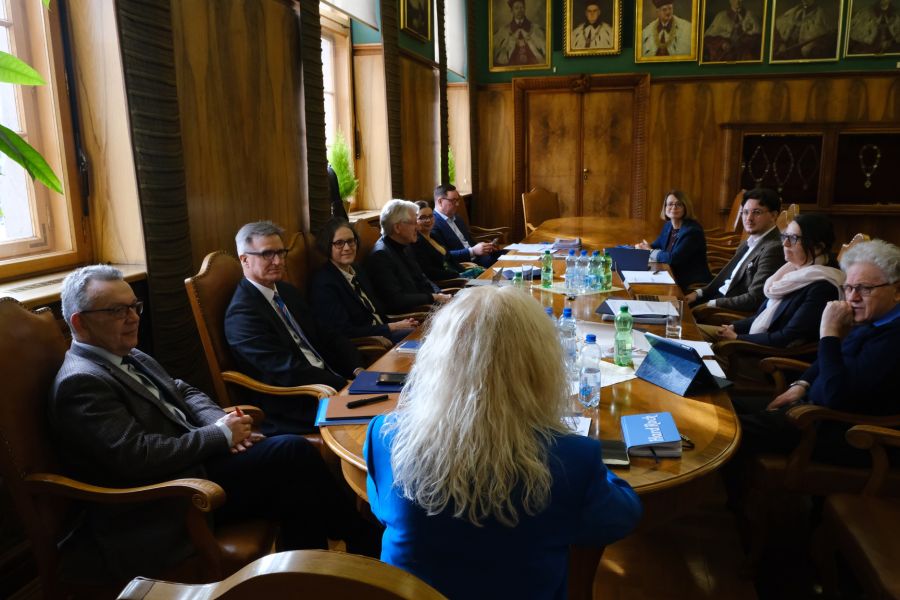 5th meeting of the Scientific Advisory Board at AMU
