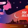 Kolorowy plakat Nocy Muzeów 2026 z datą 16 maja, przedstawiający fantazyjną postać z kluczami, nocne niebo z gwiazdami i księżycem oraz sylwetki poznańskich budynków.