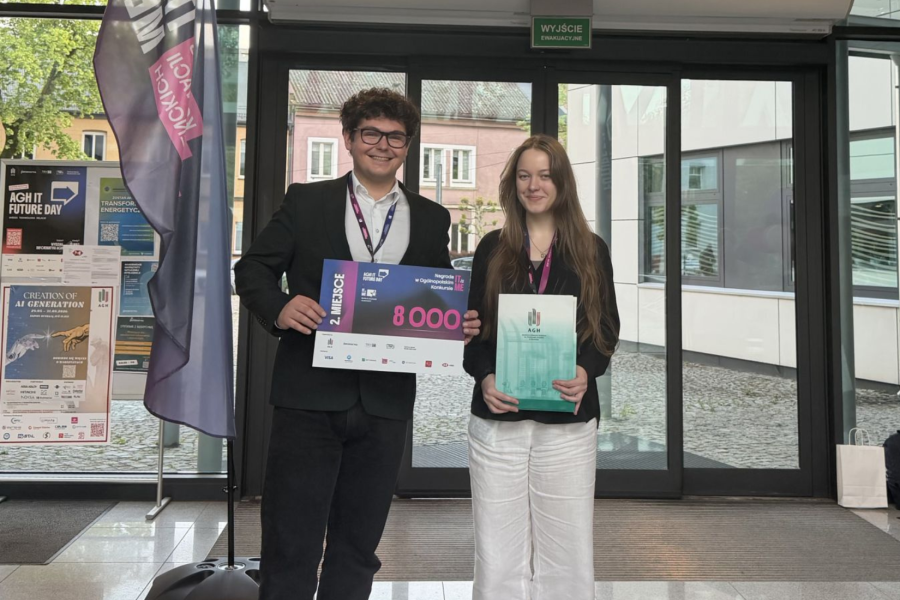 Mateusz Czajka i Natalia Szymczak z dyplomem za II miejsce w finale ogólnopolskiego Konkursu Innowacji Studenckich IT is ME 2026
