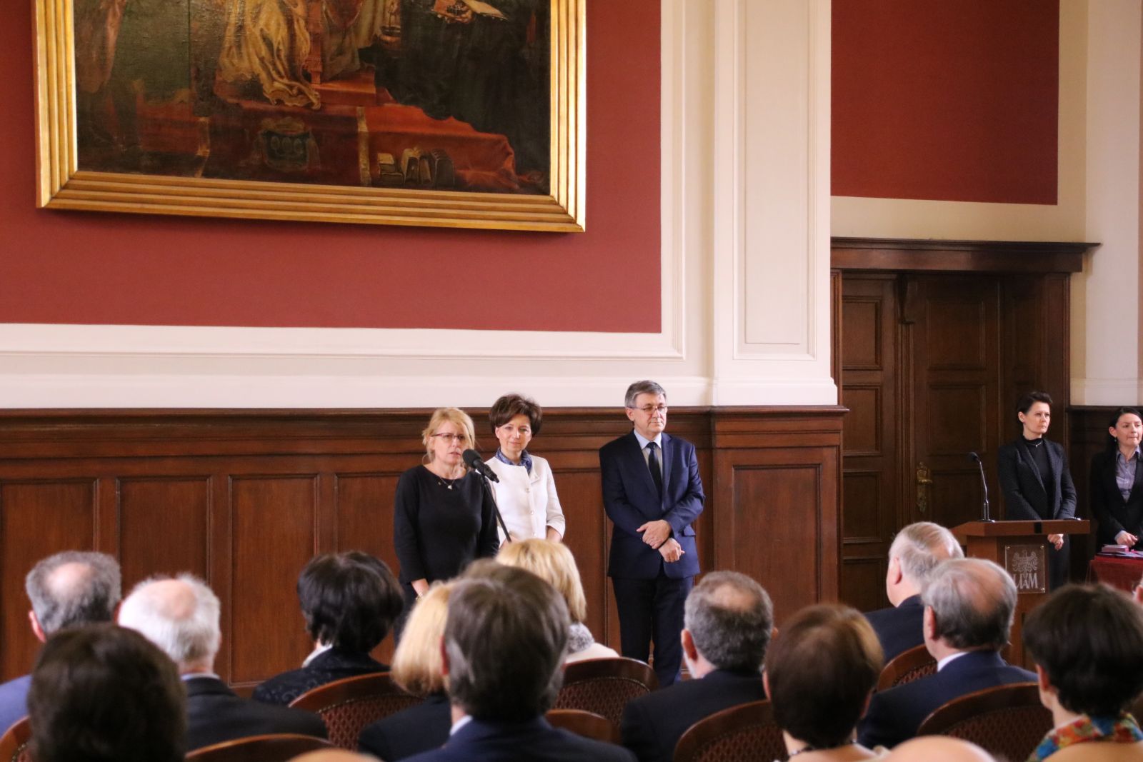 Wręczanie odznaczeń na UAM 7