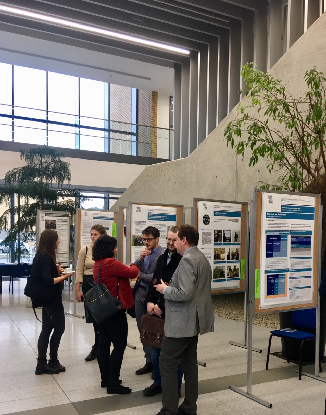 Wystawa plakatów promujących działania projakościowe na poszczególnych wydziałach UAM