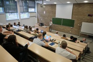 Sala wykładowa podczas Poznańskiej Letniej Szkoły Bioinformatyki