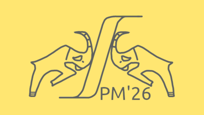 Grafika przedstawiająca dwa stylizowane koziorożce zwrócone ku sobie, po bokach symbolu całki matematycznej. Pod symbolem znajduje się napis „PM’26”. Całość utrzymana w żółto-szarej kolorystyce.