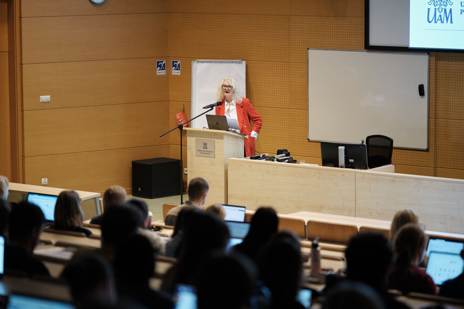 First Day of Nature Portfolio workshop for Scientists. The photo presents the audiance during the workshop.