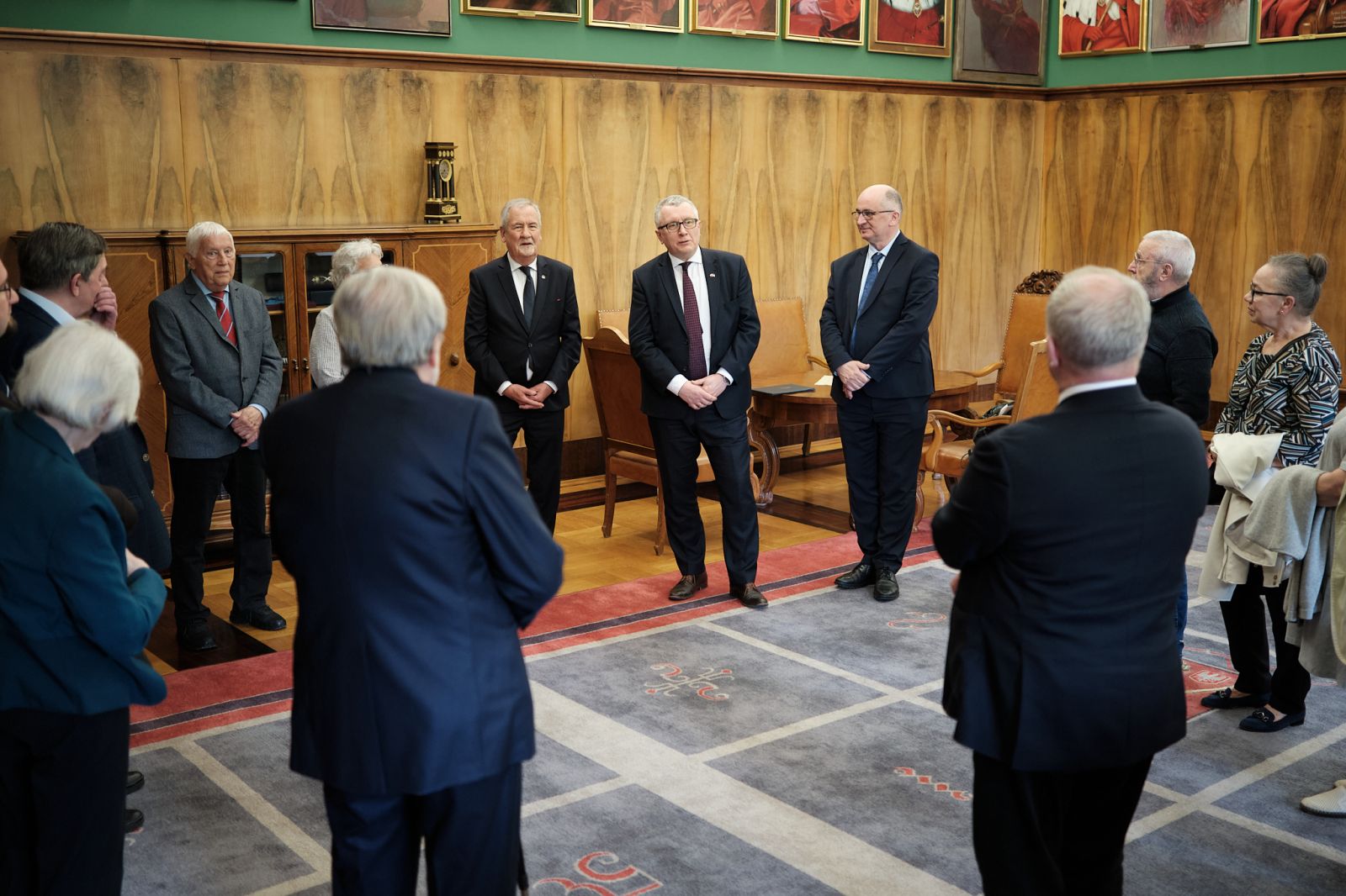 The posthumous award ceremony for the Alumno Bene Merenti medal to General Prof. Elżbieta Zawadzka, held in the AMU Rector's Office