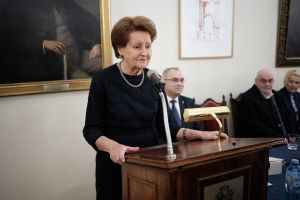 Profesor Sławomira Wronkowska-Jaśkiewicz w gronie Członków Honorowych PTPN