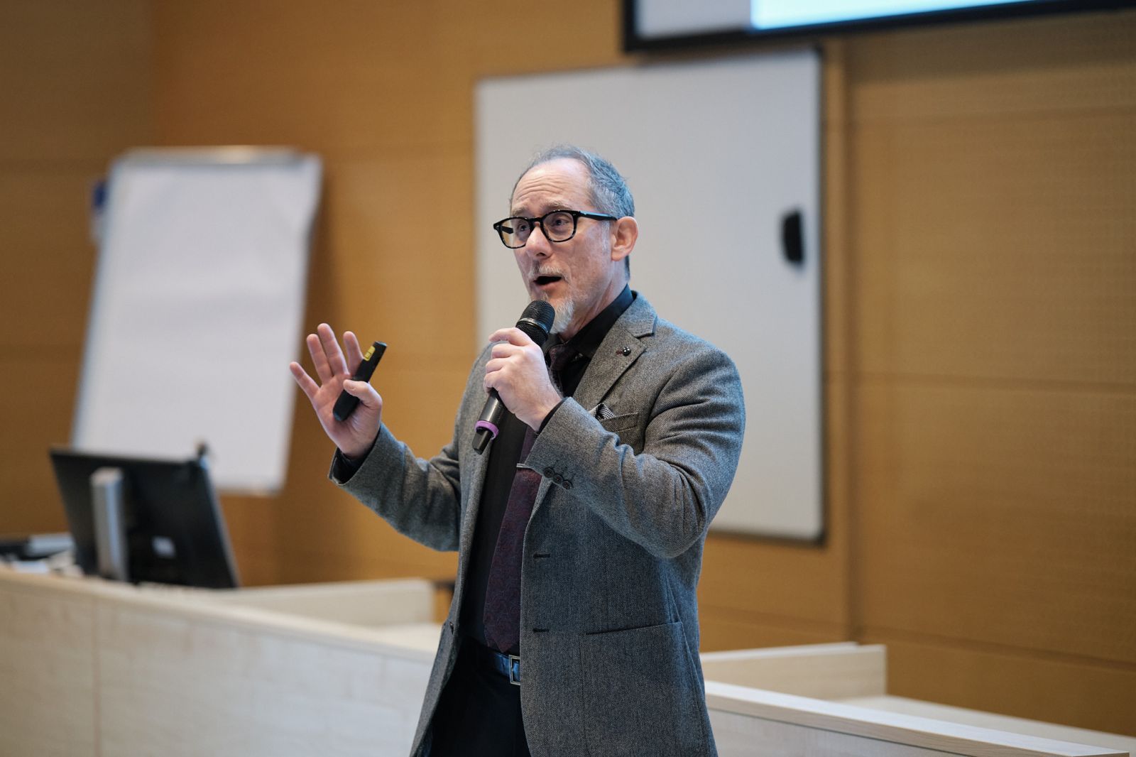 First Day of Nature Portfolio workshop for Scientists. The photo presents Nature Portfolio's specialist.