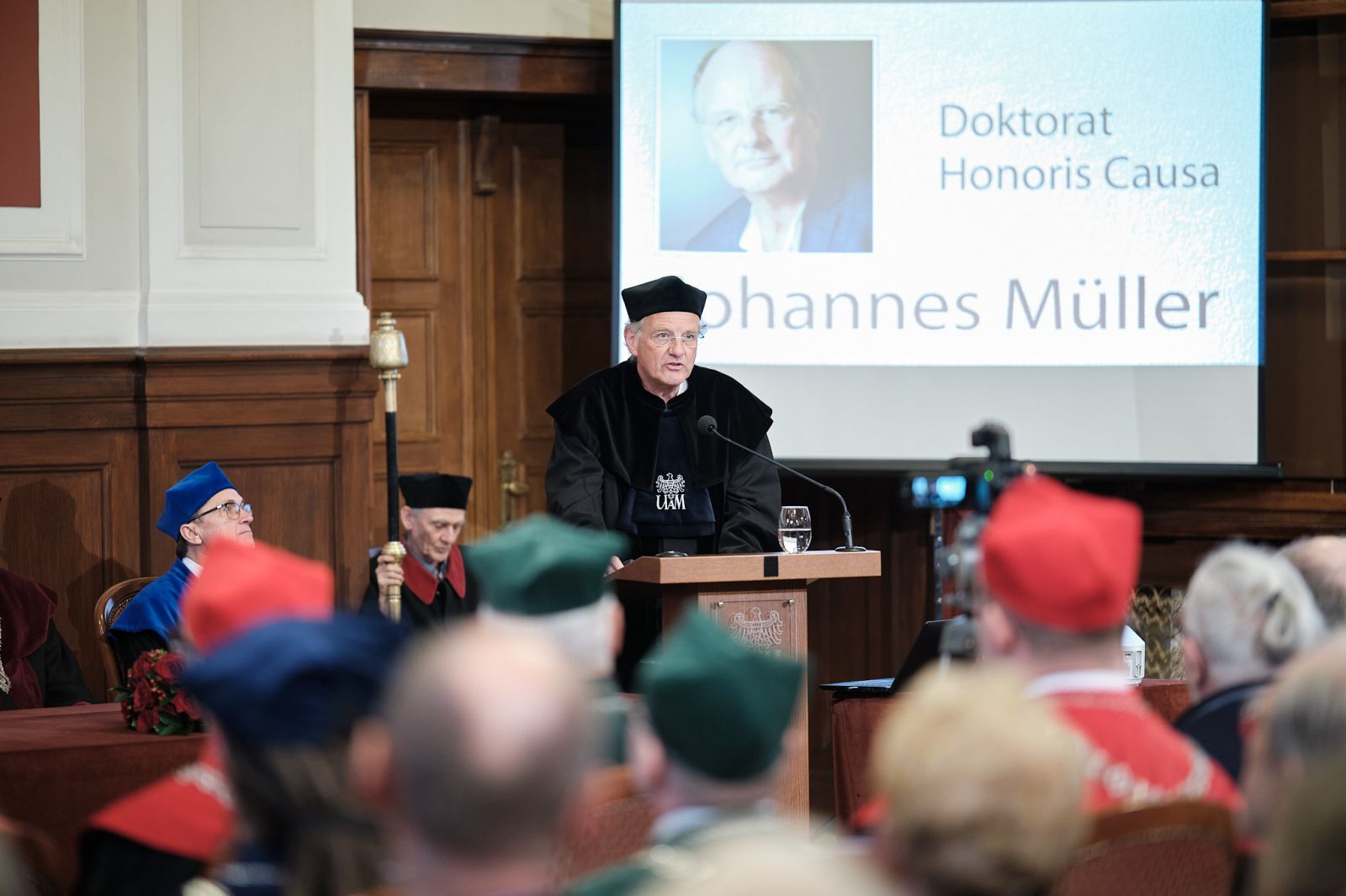 The Presentation Ceremony of AMU Honorary Doctorate to Prof. Johannes Muller. The event took place in the Lubrański Hall in the Collegium Minus Building.