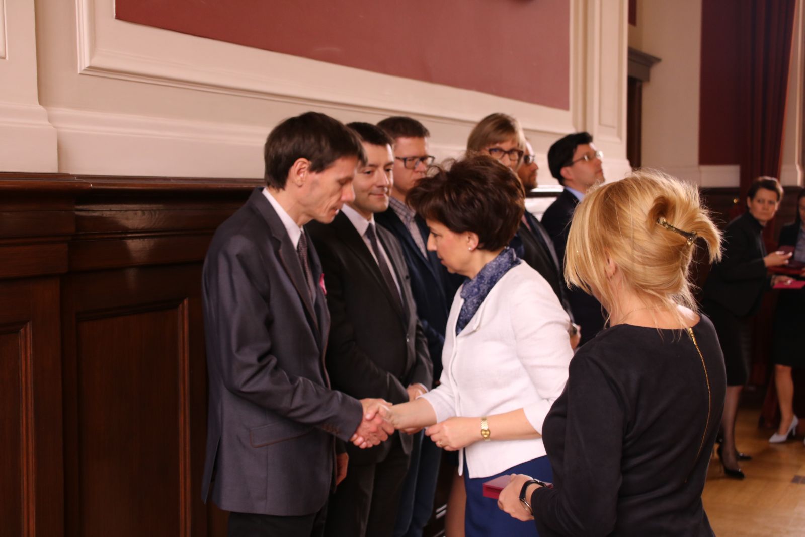 Wręczanie odznaczeń na UAM 18