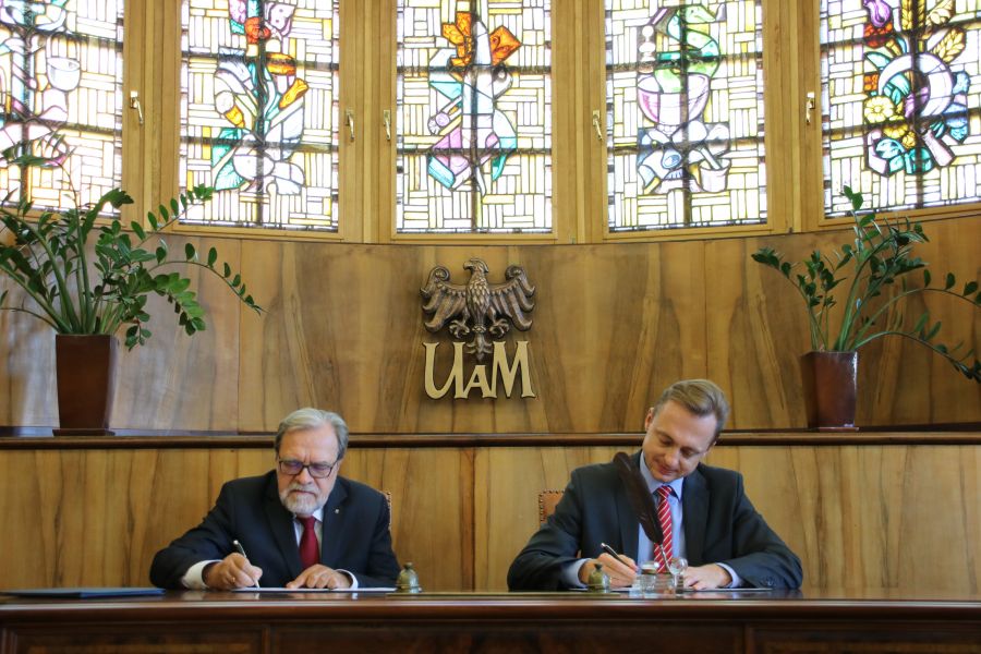 Uroczyste podpisanie umowy o współpracy pomiędzy Uniwersytetem im. Adama Mickiewicza w Poznaniu a Zakładem Ubezpieczeń Społecznych