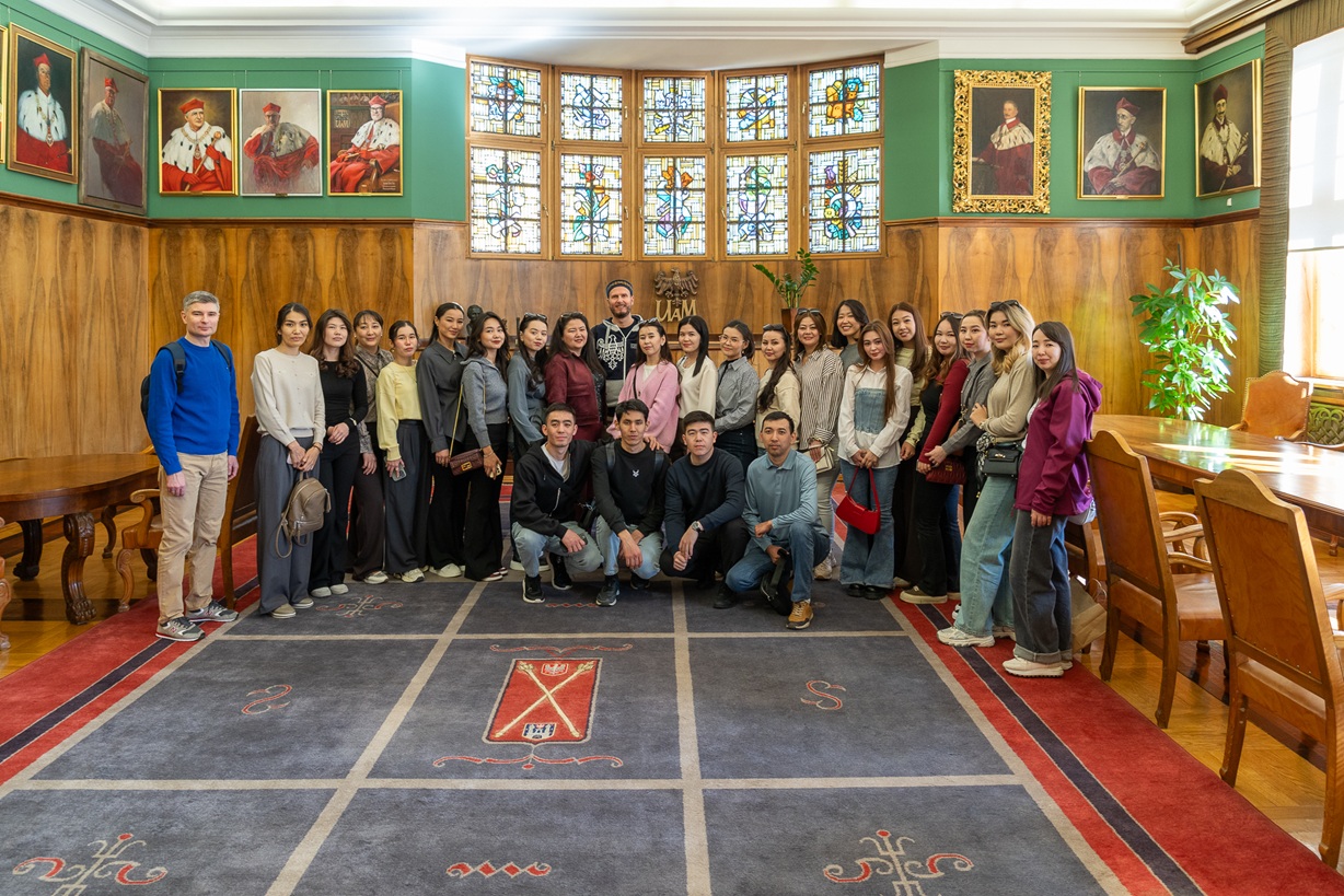 Internship participants in the Adam Mickiewicz University, Poznań, Rector's office