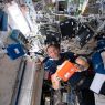 Polski astronauta Sławosz Uznański-Wiśniewski z payloadem eksperymentu Yeast TardigradeGene na Międzynarodowej Stacji Kosmicznej (ISS) podczas misji Axiom Mission 4.
