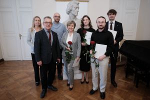 Nagrody Miasta Poznania - zdjęcie zbiorowe osób z UAM