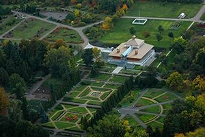 Ogrody i pałace UAM