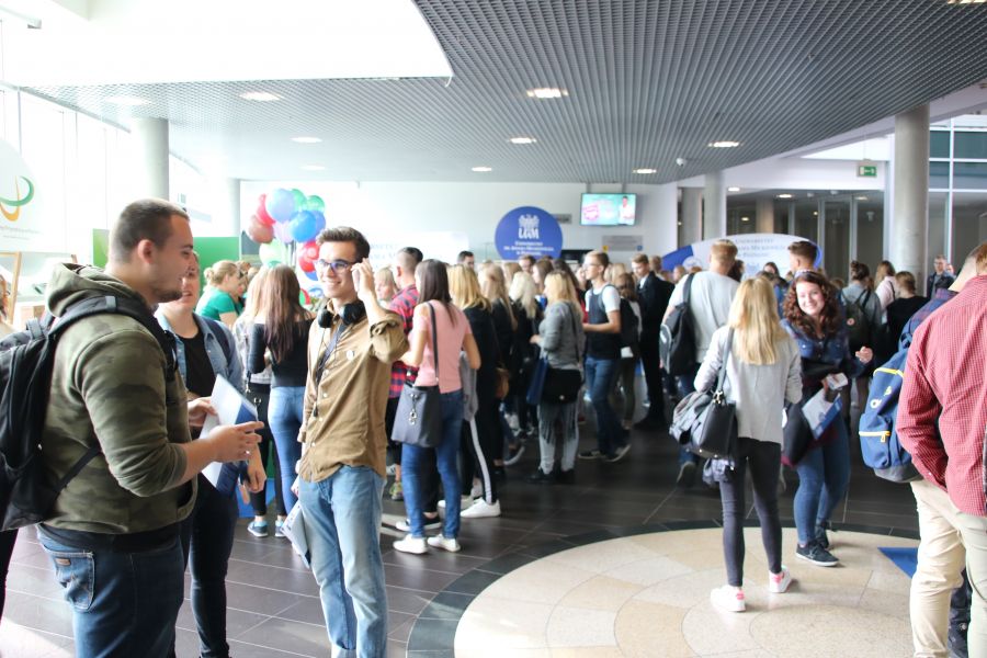 Przyszli studenci podczas Salonu Maturzystów 2017 w Poznaniu
