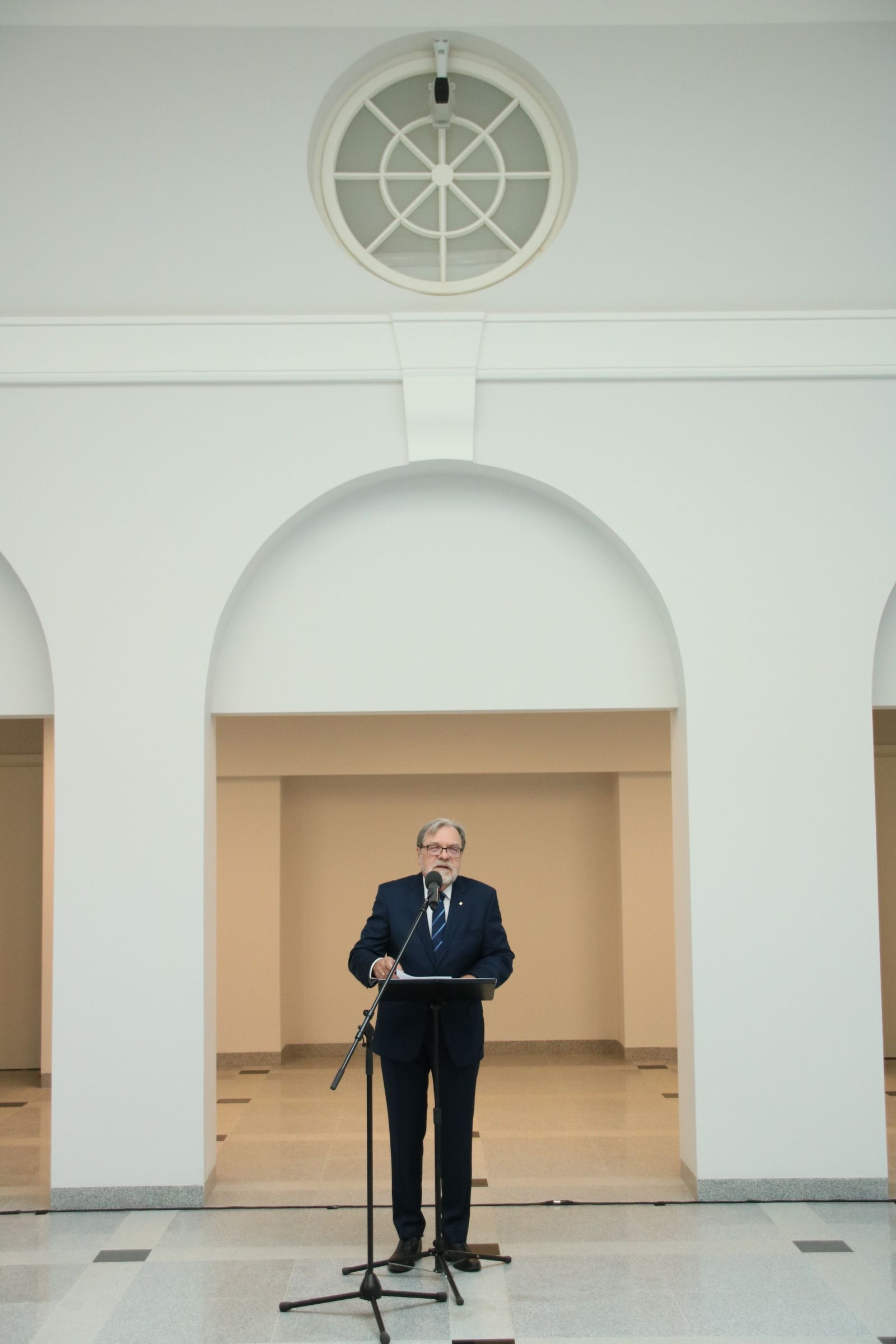 Rektor UAM, prof. Andrzej Lesicki podczas otwarcia Domu Studenckiego Hanka