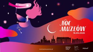 Plakat Nocy Muzeów 2026 z datą 16 maja, utrzymany w intensywnych różach, fioletach i czerwieniach; przedstawia fantazyjną postać z kluczami, nocne niebo i sylwetki poznańskich budynków.