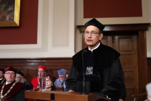 Orhan Pamuk awarded an Honorary Doctorate by AMU