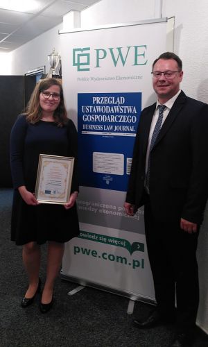  Absolwentka UAM z nagrodą PWE za najlepszą rozprawę doktorską