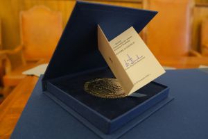 Homini Vere Academico Medal for Prof. Roman Hauser