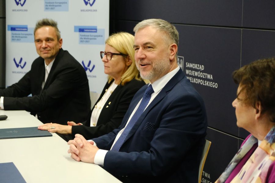 Signing of an agreement on co-financing the renovation of university buildings. 