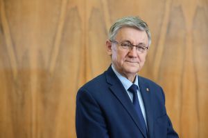 Prof. Tadeusz Wallas. UAM będzie kształcił lekarzy w Pile