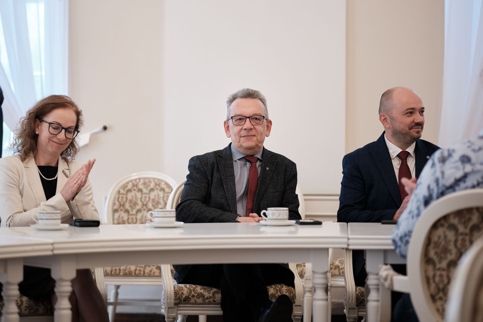 Prorektor UAM prof. Przemysław Wojtaszek podczas uroczystości w Sali Białej