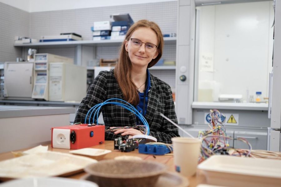 Dr inż. Karolina Brończyk w laboratorium